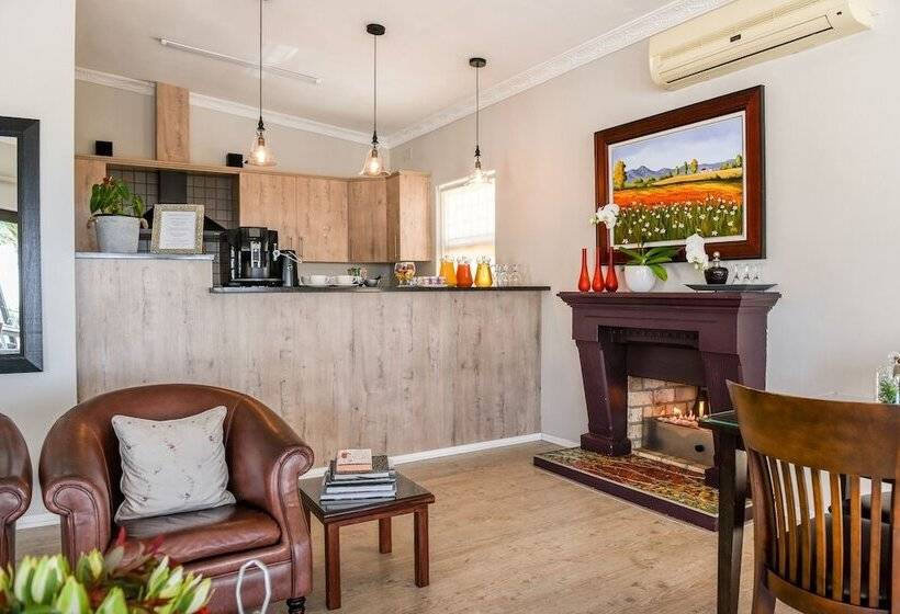 膳宿费 Four Palms Accommodation