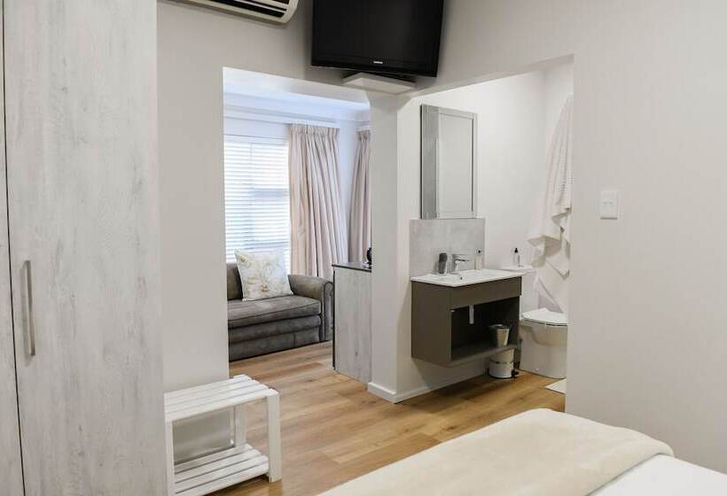 膳宿费 Four Palms Accommodation