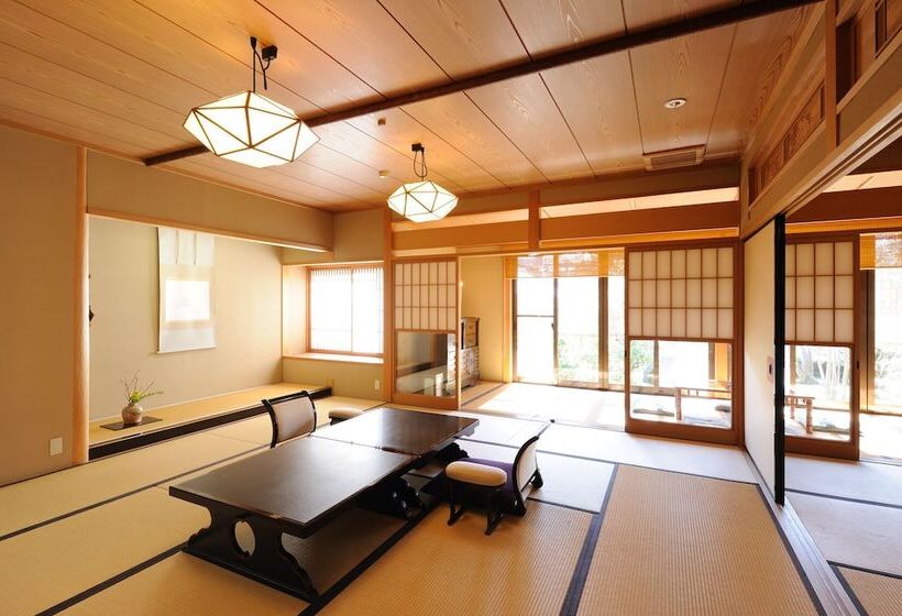 Ryoutei Ryokan Yasui