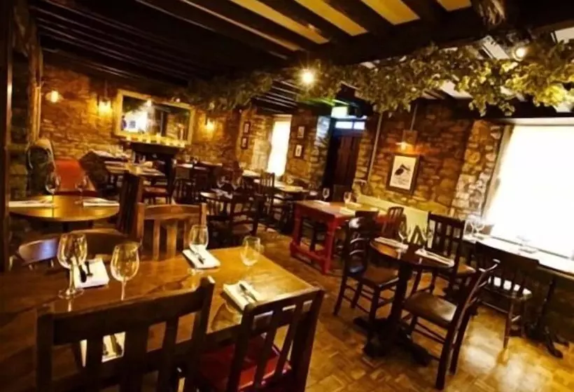 簡易ホテル Woodstock Arms