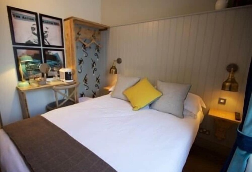 客栈 Woodstock Arms