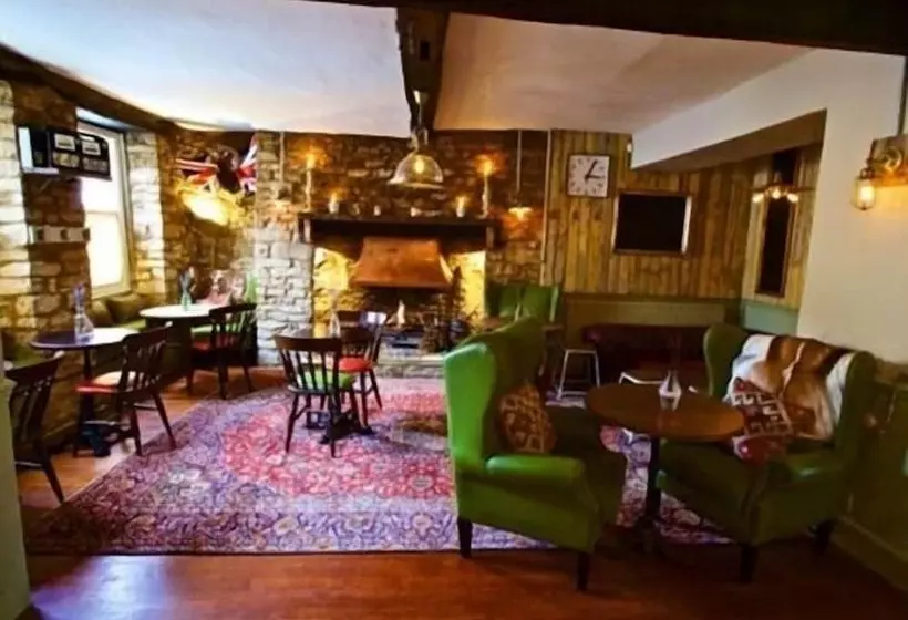 簡易ホテル Woodstock Arms