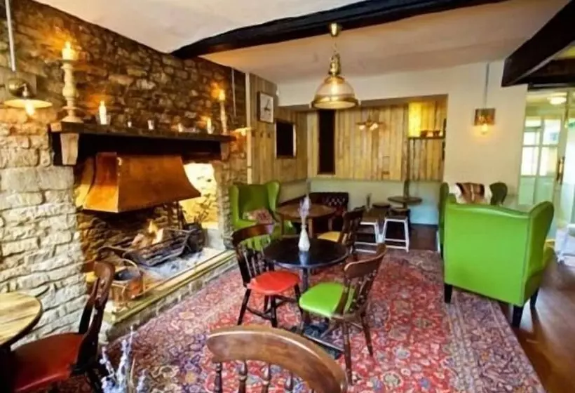 簡易ホテル Woodstock Arms