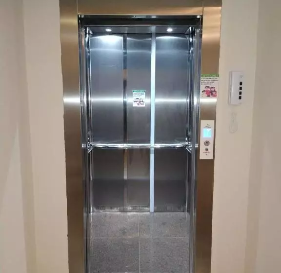 ホテル Alzira Imperial