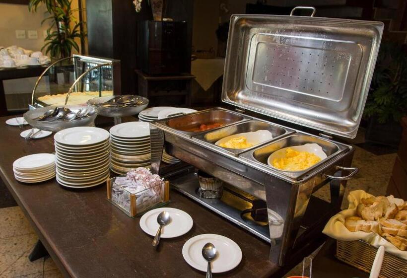 Отель Lagoa Serena Flat