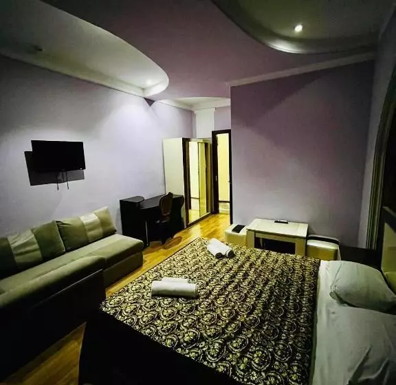 هتل Lux Palace