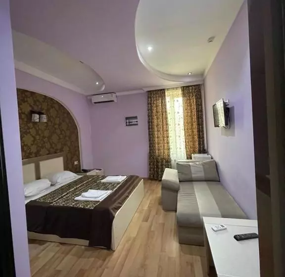 هتل Lux Palace