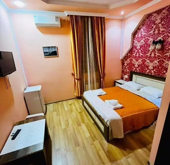 هتل Lux Palace