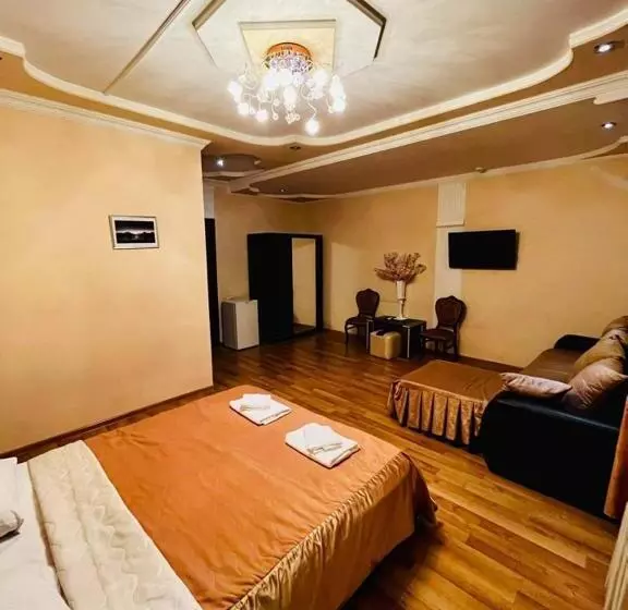 هتل Lux Palace