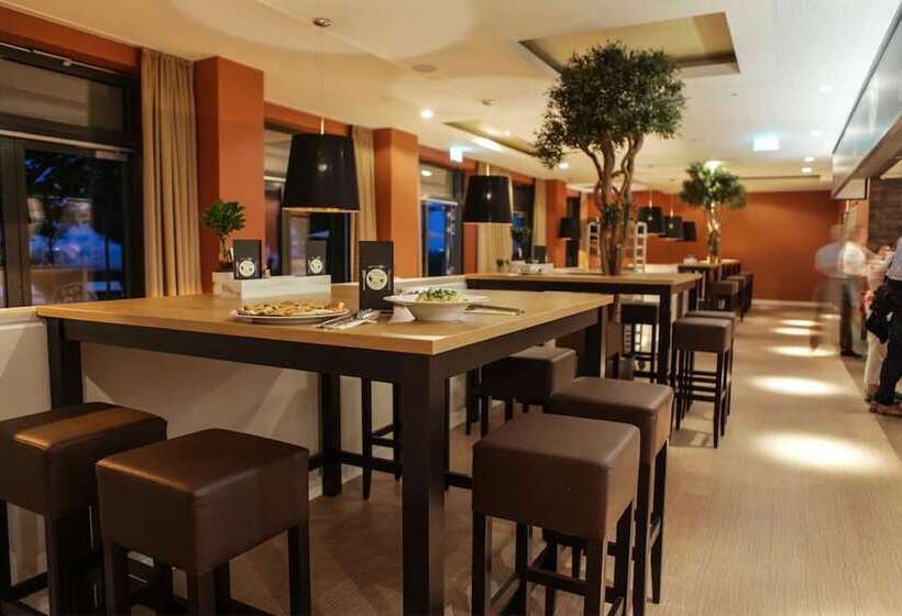 Seetelhotel Kaiserstrand Beach