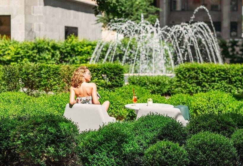 ホテル The Biltmore  Tbilisi