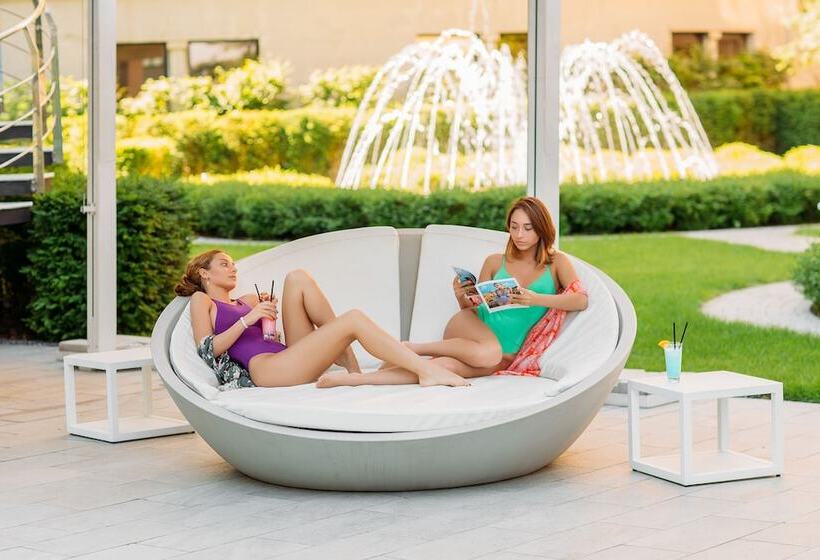 ホテル The Biltmore  Tbilisi