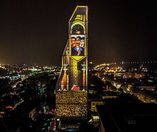 ホテル The Biltmore  Tbilisi