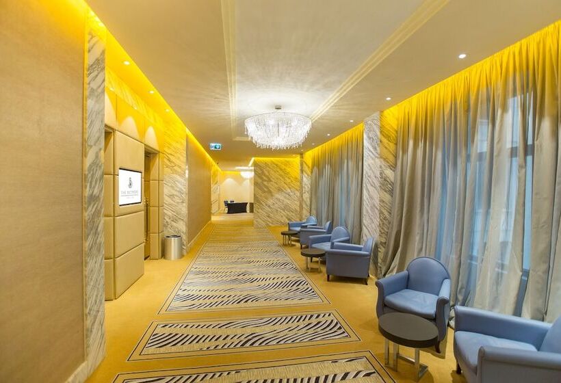 ホテル The Biltmore  Tbilisi