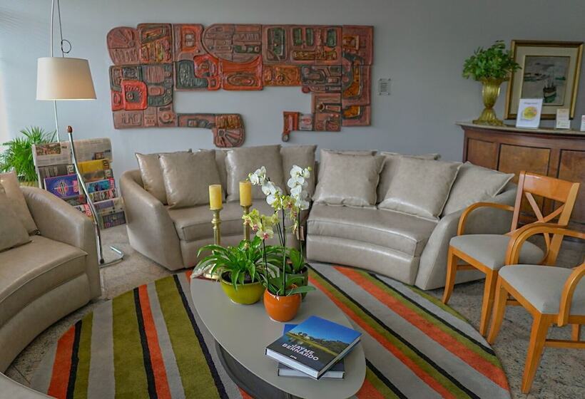 בית מלון כפרי Village