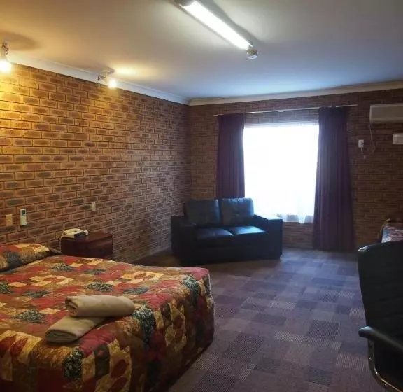 モーテル Cobar Town And Country Motor Inn