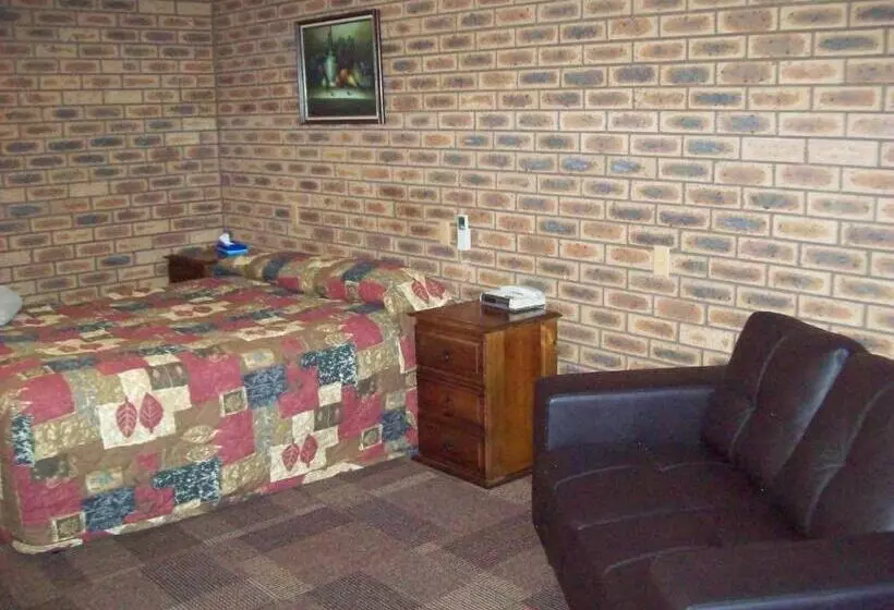 モーテル Cobar Town And Country Motor Inn