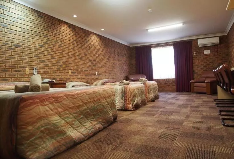 モーテル Cobar Town And Country Motor Inn
