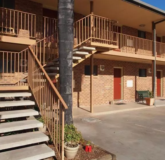 モーテル Cobar Town And Country Motor Inn