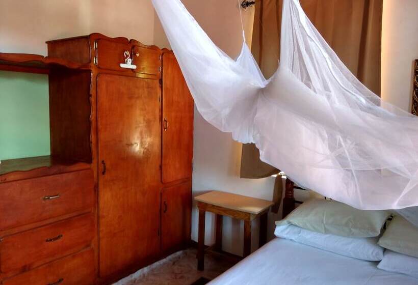 ペンション Mainroad Suite