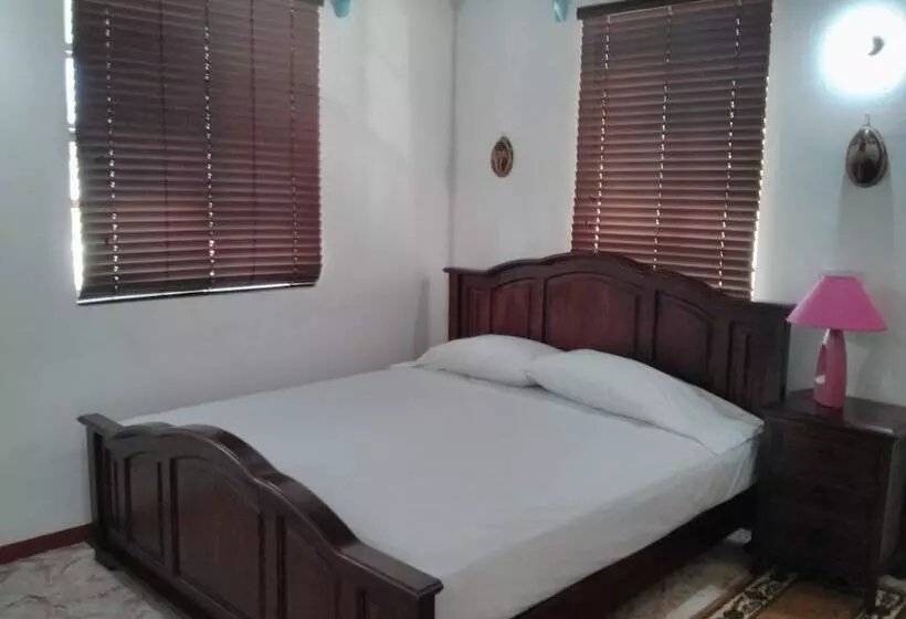 پانسیون Mainroad Suite