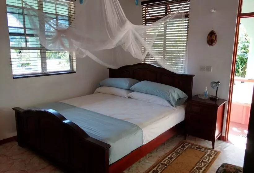 پانسیون Mainroad Suite