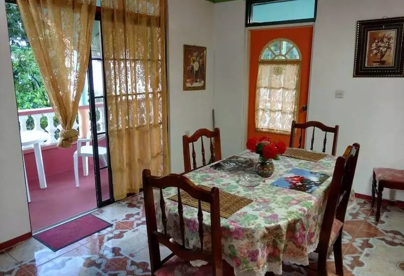 پانسیون Mainroad Suite