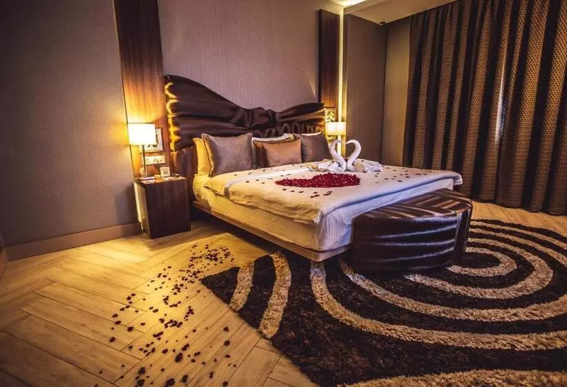 Titanic Hotel & Spa