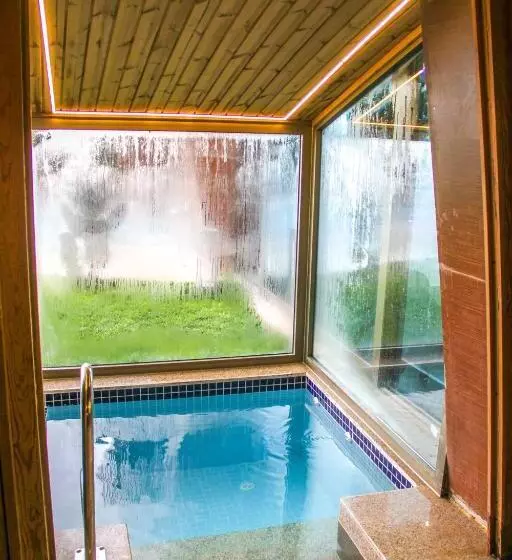 Titanic Hotel & Spa