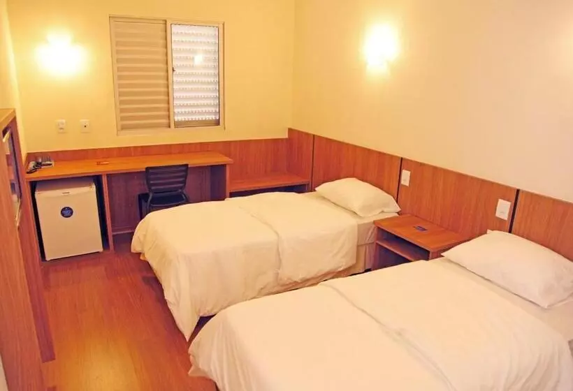 Bernal Hotel Econômico