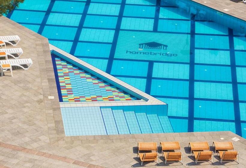 Homebridge Hotel Apartments