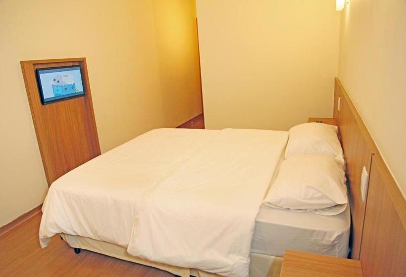 Bernal Hotel Econômico