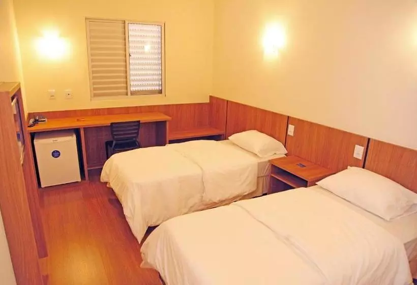 Bernal Hotel Econômico