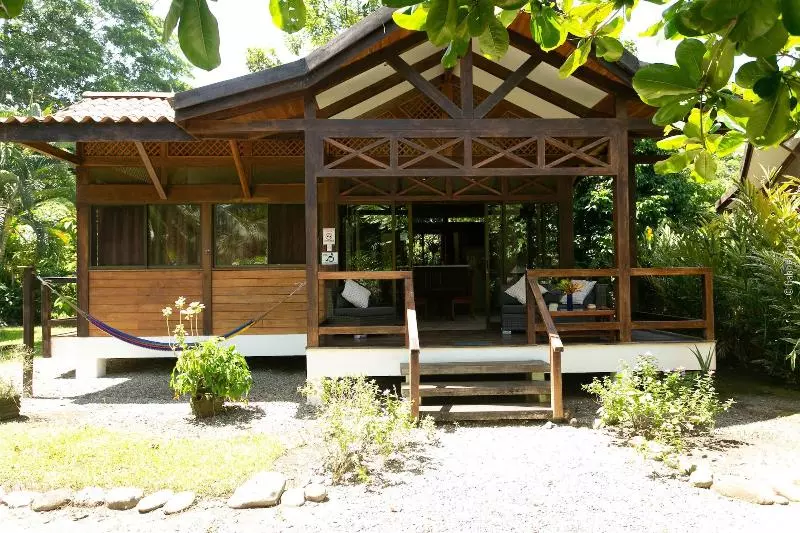 هتل Kenaki Lodge