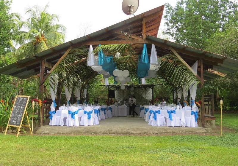 فندق Kenaki Lodge