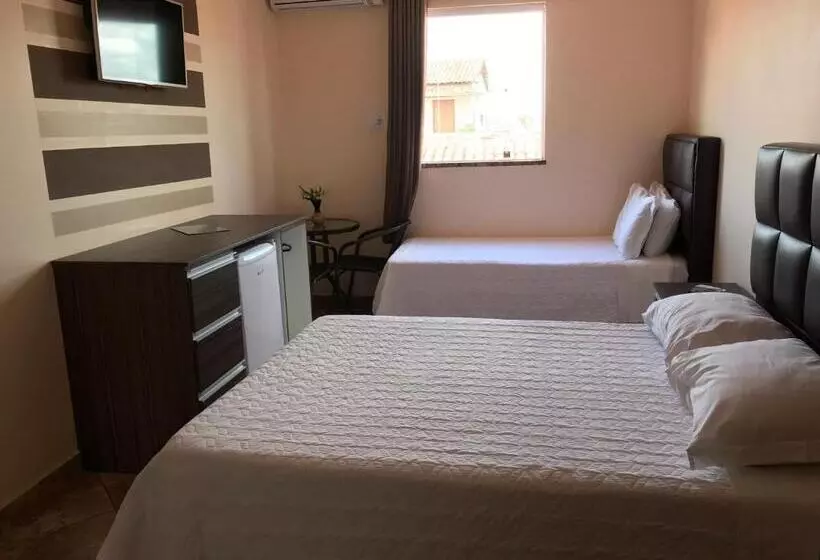 ホテル Pousada E Restaurante Manah