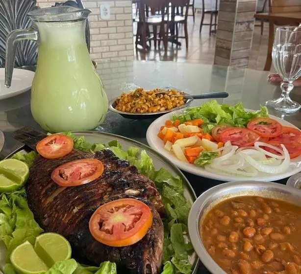 ホテル Pousada E Restaurante Manah
