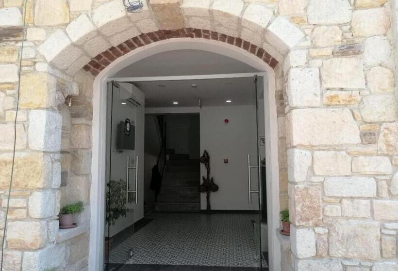 تختخواب و صبحانه Adil Otel