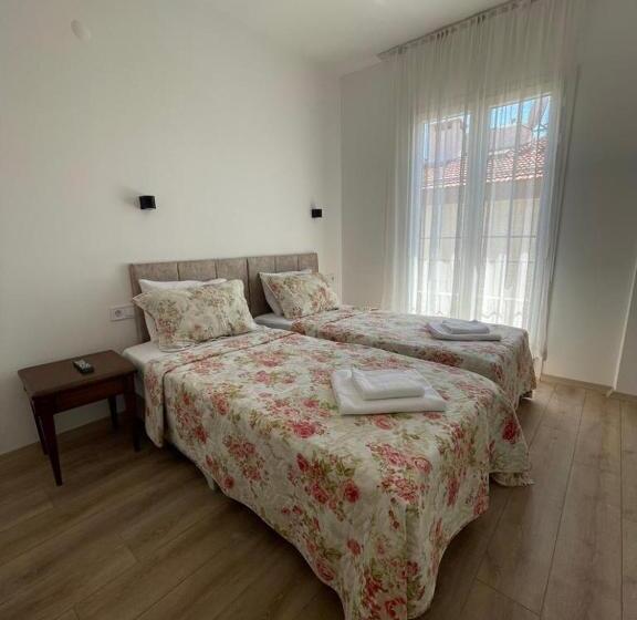 تختخواب و صبحانه Adil Otel