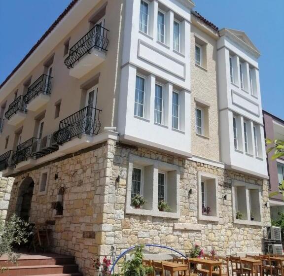 تختخواب و صبحانه Adil Otel