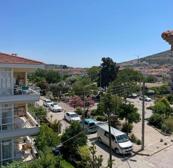 تختخواب و صبحانه Adil Otel