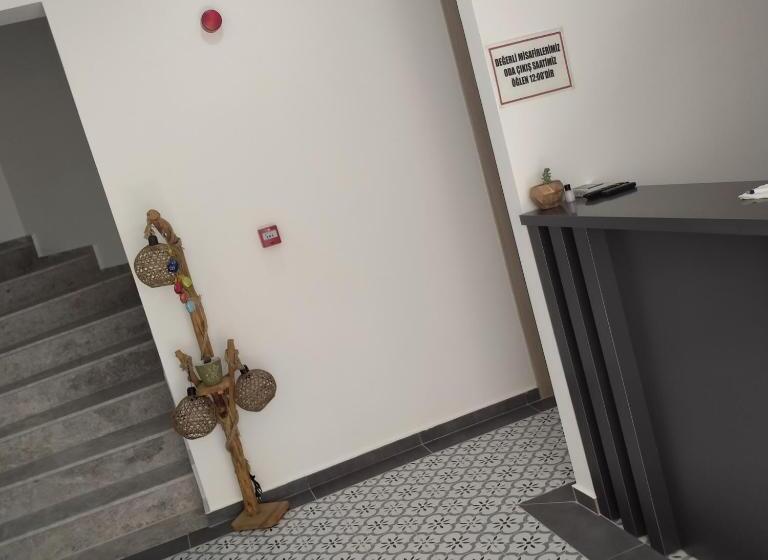 تختخواب و صبحانه Adil Otel