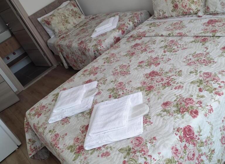 تختخواب و صبحانه Adil Otel