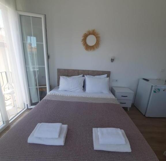 تختخواب و صبحانه Adil Otel