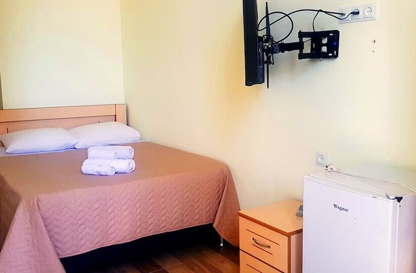 تختخواب و صبحانه Green Villa