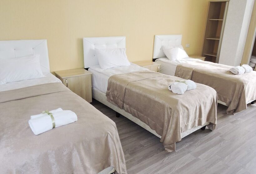 تختخواب و صبحانه Green Villa