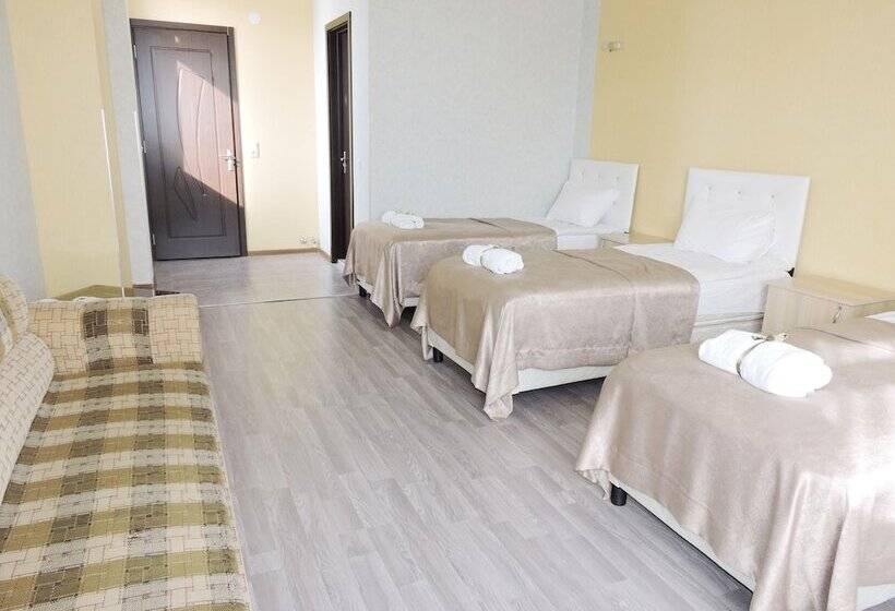 تختخواب و صبحانه Green Villa