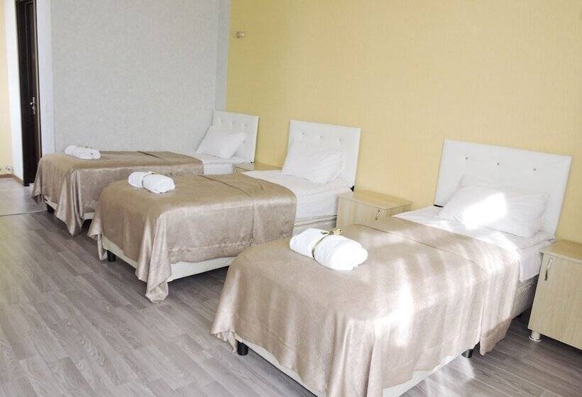 تختخواب و صبحانه Green Villa