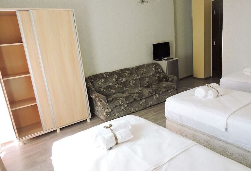 تختخواب و صبحانه Green Villa