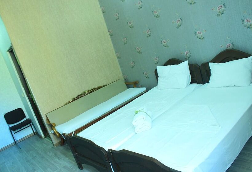 تختخواب و صبحانه Green Villa